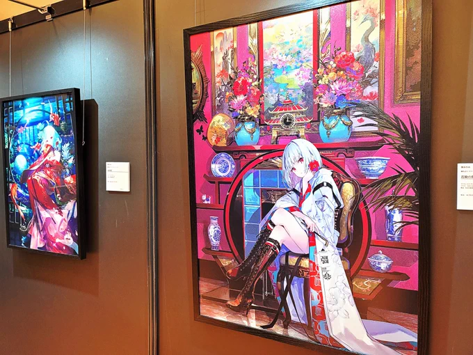 藤ちょこさんにご招待頂いて個展にお邪魔してきました藤ちょこさんの緻密で色彩豊かな世界を、刺繍風の昇華転写やUVプリント、ラテックスプリントなど色々な手法で印刷されていてずっと見ていたい幸せ空間でしたご本人ともお喋りさせていただけてやる気モリモリです…  