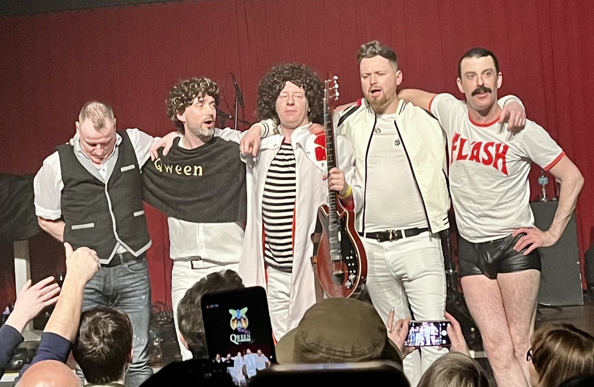 Celticpussycat's tweet image. As always @qweenbandire were amazing last night. They are absolutely one of the best @QueenWillRock tributes out there. If you get a chance to see them don’t hesitate, just do it. #Queen #Qween #livemusic #tributeband #QueenForever #FreddieForever