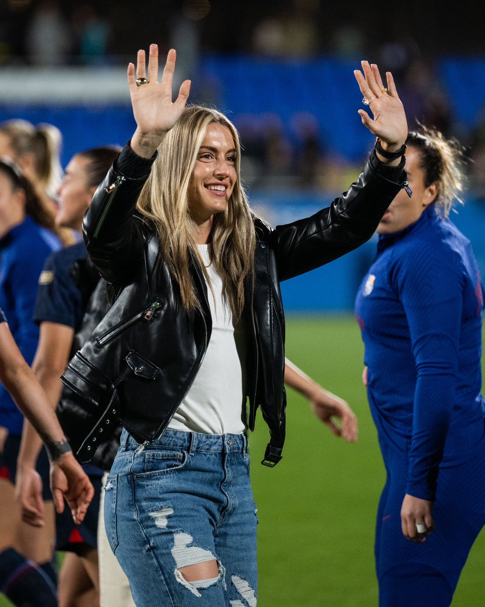FCBfemeni's tweet photo. Hi érem totes 👑 https://t.co/E7YwlbgFmh
