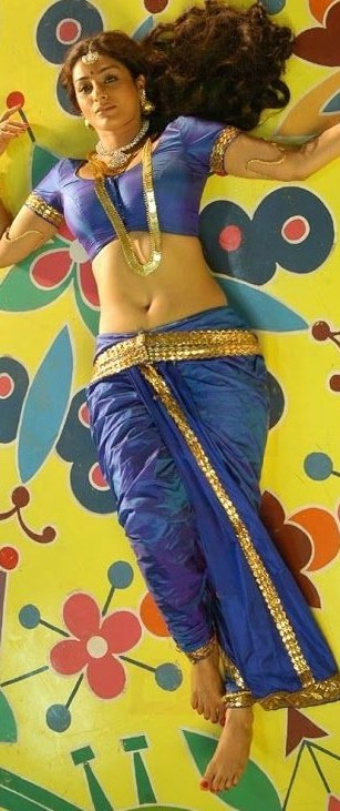 veriyan_nadigai's tweet photo. #TabuThread β¬οΈ
#Tabu
1 https://t.co/trPpaYYIxl