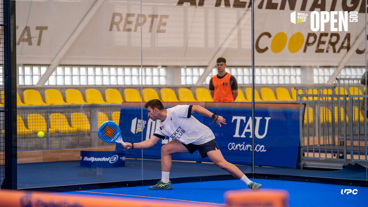 WPTOpen500's tweet photo. 🔛 #WPTReusOpen500💫

▶️ RONDA 1⃣/8⃣PREVIA
🟦 CUADRO MASCULINO

✅ @AMelendezz22 - Meléndez
✏️ 6/2 - 6/4
❌ Bellmont - Cinca

📍 Polilleuger Joan Rebull
🔢 https://t.co/3TFRtVf61o
📊 Data Center > https://t.co/9TYR2l4599

#WPTOpen500🧡
#ViveElDesafíoNaranja https://t.co/E14FgfBa8W