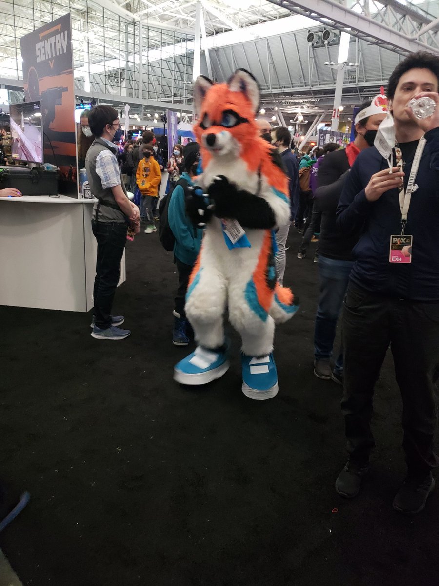 always love finding fursuiters at pax didn't get there names but was total of 5 full suiters Saturday