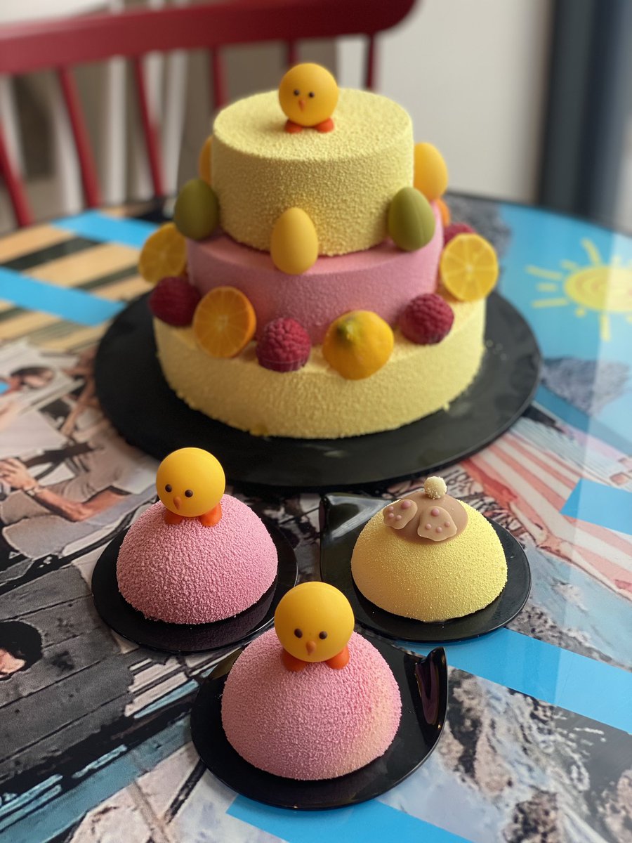 Giacopazzis's tweet photo. We’ve got just the dessert for your Easter entertaining…from individual puddings and showstopper cakes to tubs of cream egg gelato and chocolate filled wafers. It’s time to pre-order 😉🍦🐣 #gettingorganised #eastercake #easterdecor #easteriscoming #gelatomasters #artisan https://t.co/TocyEImdA8