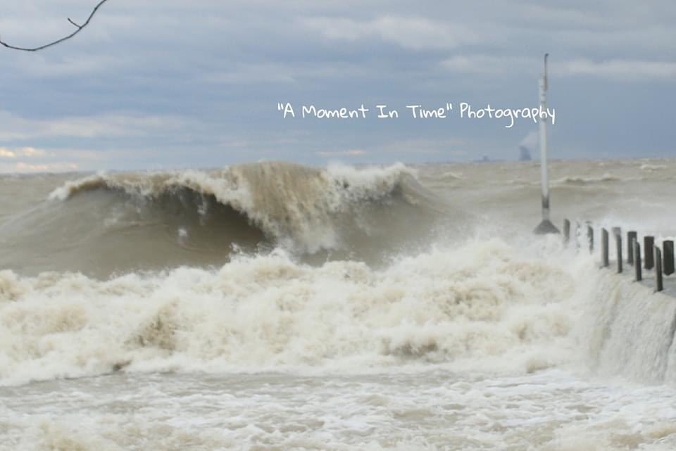 Mighty Lake Erie! Views from South Bass Island State Park. 
#lakeerielove #putinbay #ohxw #wx <a href="/ohiodnr/">OhioDNR</a> 
📸 B. Dobos