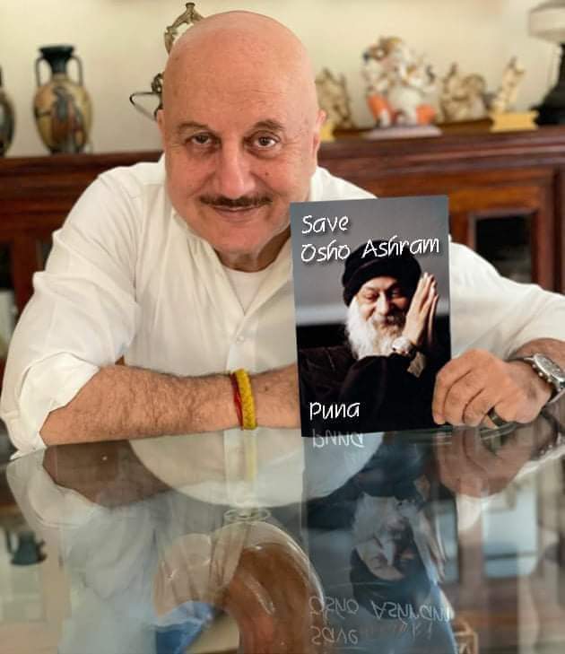 AnandManasvi2's tweet photo. #Saveosholegacy 
अब बात दूर तक जायेगी। ओशो को मिटाने वाले खुद मिट जायेंगे। जितना दबाओगे उतना उछलेगा ये नियम है। https://t.co/XMiGwFLLNi