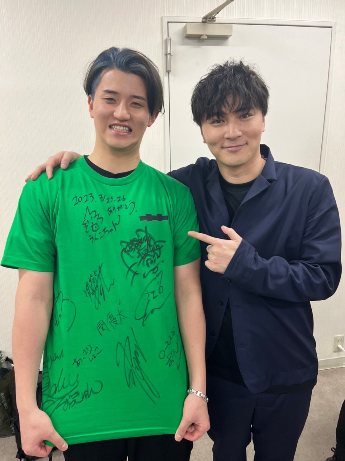 まさのりch on X: チームのみんなと加藤さんにサインまで頂いちゃって心の底から嬉しくて本気で20分くらい同じ顔してた。幸せです。。  t.co312P1eQTDd  X