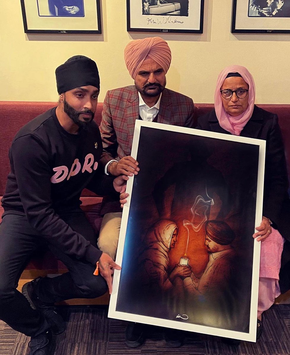 Inkquisitive's tweet photo. it really is a blessing and a curse to feel everything so deeply…

#JusticeForSidhuMooseWala 

😞💔 https://t.co/viQVVM1dX4