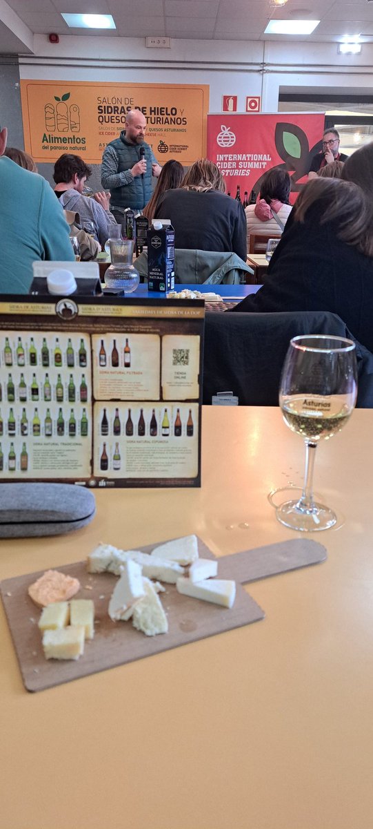 Masterclass con <a href="/Sumillermurcia/">Sumiller Murcia</a> , tastia de sidres y quesos nel <a href="/summit_cider/">International Cider Summit Asturies</a>. Grande!! #Xixón #Asturies