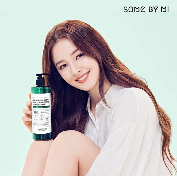 thisisbalmistry's tweet photo. 👉 Hỗ trợ giảm mụn lưng và ngực hiệu quả.
#BESSOFFICIAL #skincare #beauty #skincareroutine #makeup #skin #skincareproducts #selfcare #skincaretips #antiaging #glowingskin #love #cosmetics #facial #healthyskin #natural #like #acne #beautiful #serum #naturalskincare https://t.co/k2gVBznUIO