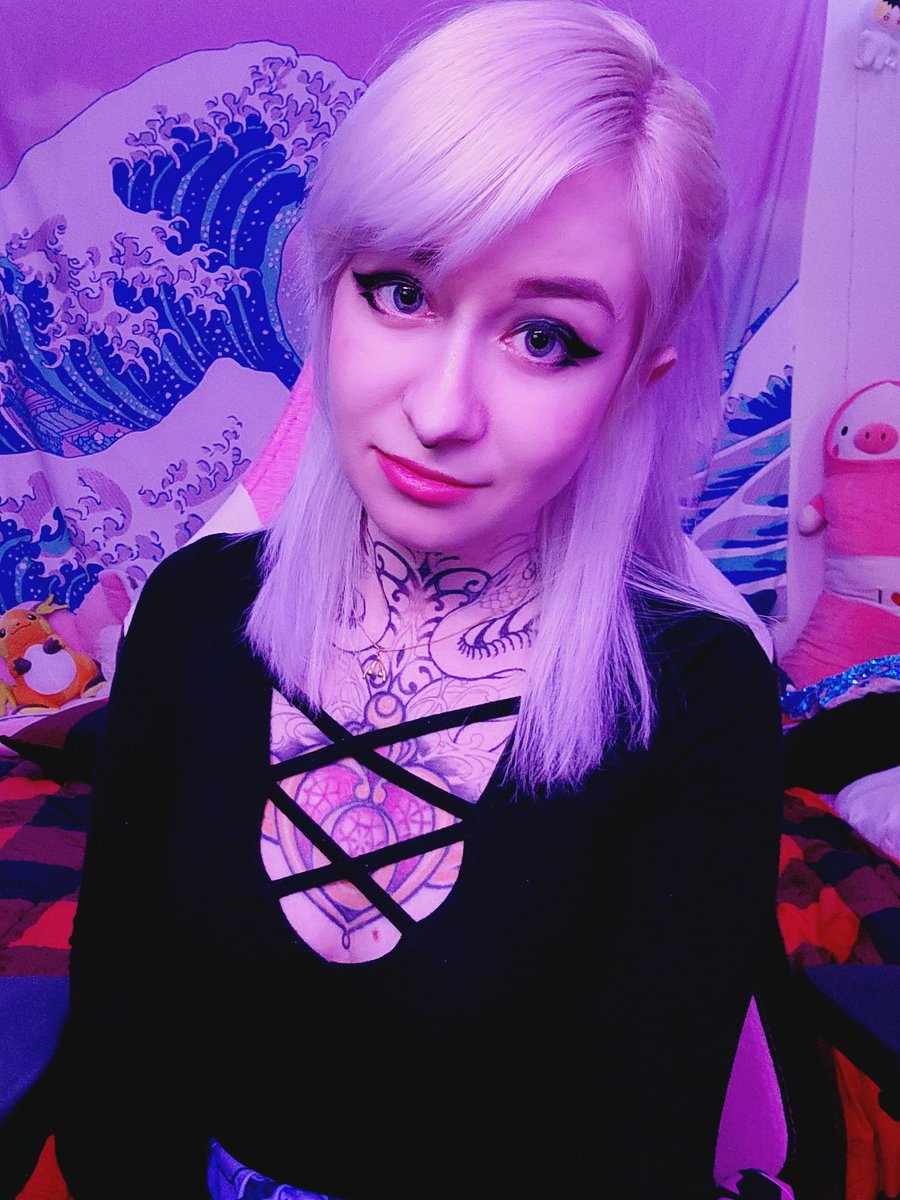 BOBA 🐀 on Twitter "enjoying my hair being white but also I got like