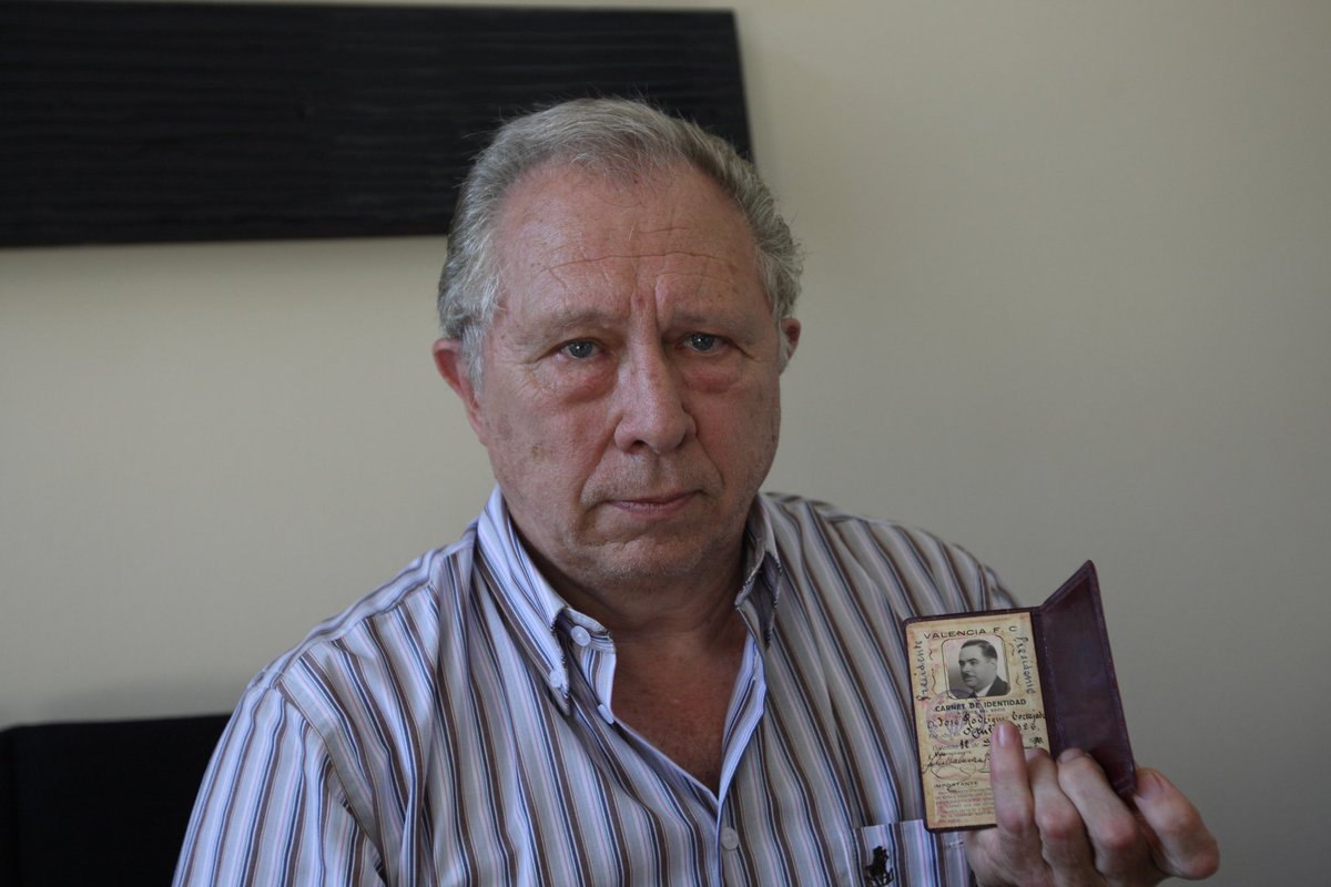 Ha mort Francesc Cueva, soci, amic, patriota, i gran persona. De la generació que garantí la continuïtat de la llengua i la consciència nacional del poble valencià durant el duríssim 1er franquisme. Militant sempre positiu i discret. El comiat és avui a 19h al tanatori València