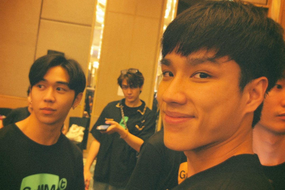 PloyPhachkarin's tweet image. 🧡💚💙💖 #GmmtvOuting2023