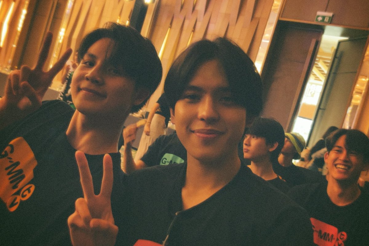 PloyPhachkarin's tweet image. 🧡💚💙💖 #GmmtvOuting2023