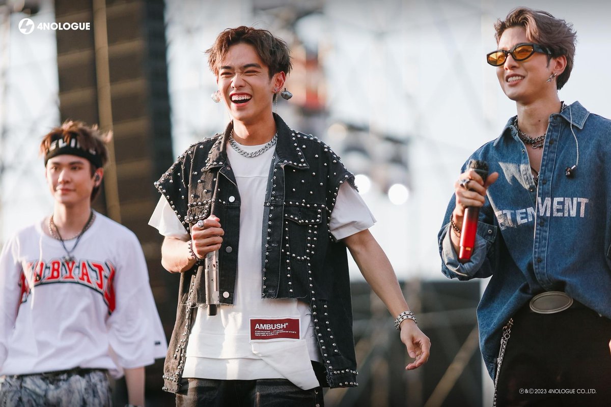 Nareenad_Gift's tweet image. TRINITY กับแสง Day Light คือที่สุด และไม่ได้เห็นบ่อยๆ 
ถึงจะร้อนแต่แสงสวยมาก เป็นความใฝ่ฝันของคนถ่ายรูปเลย 

#SoundCheckwithTRINITY  
#SoundCheck_TH 
#TRINITY_TNT