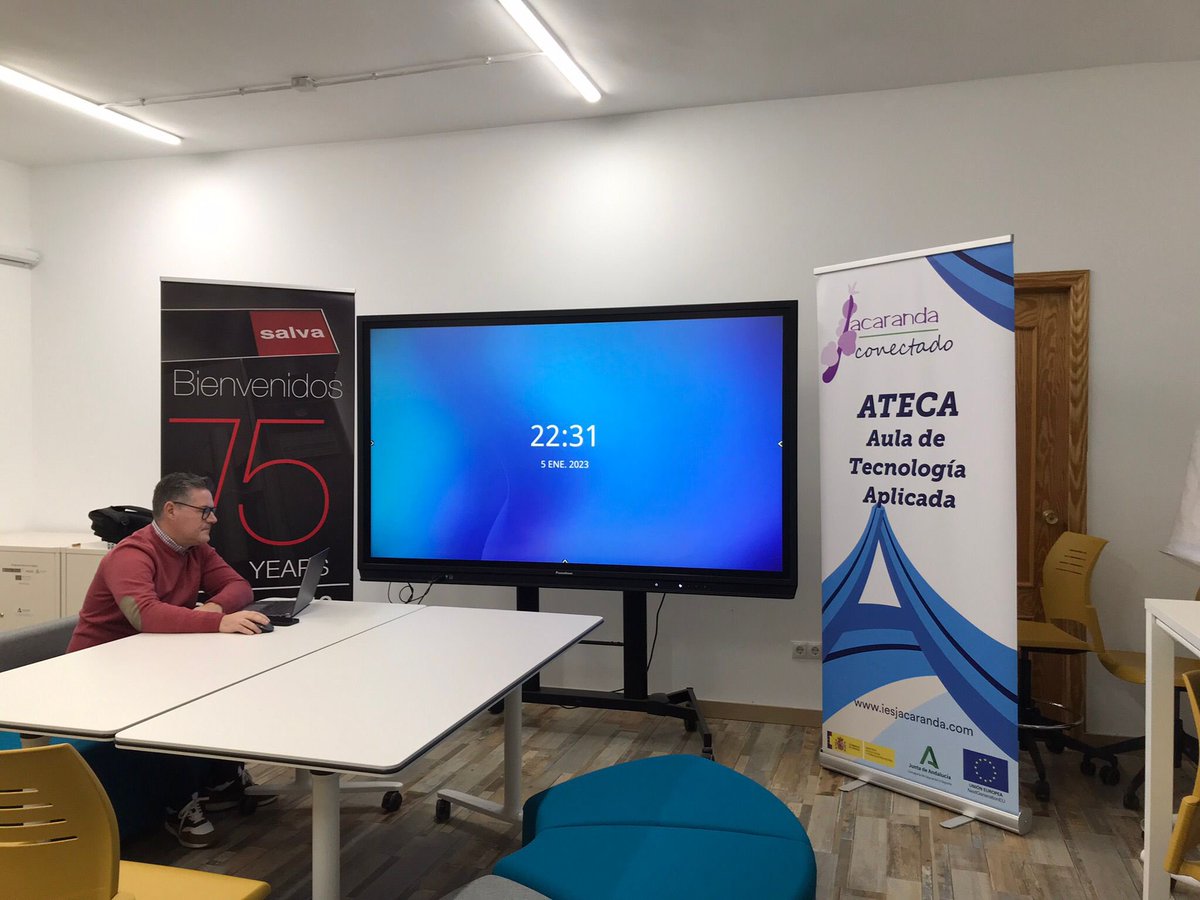 juancmo8's tweet photo. Participamos en el proyecto “Emprende” de la empresa de maquinaria #SalvaIndustrial Salva Industrial S.L.U Nuestro alumnado pudo comprobar los trámites necesarios para montar su propio negocio y la colaboración de Salva en el proyecto.
#IesJacaranda Churriana #Churriana #MÁLAGA https://t.co/BhoPJw0WzX