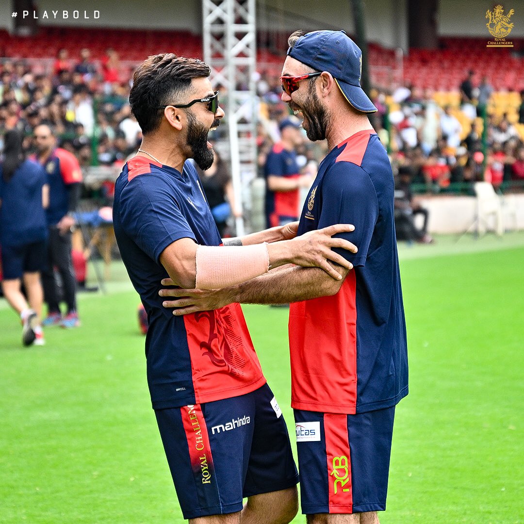 mufaddal_vohra's tweet photo. The bond of Virat Kohli and Glenn Maxwell. https://t.co/2eAnqvqT0a