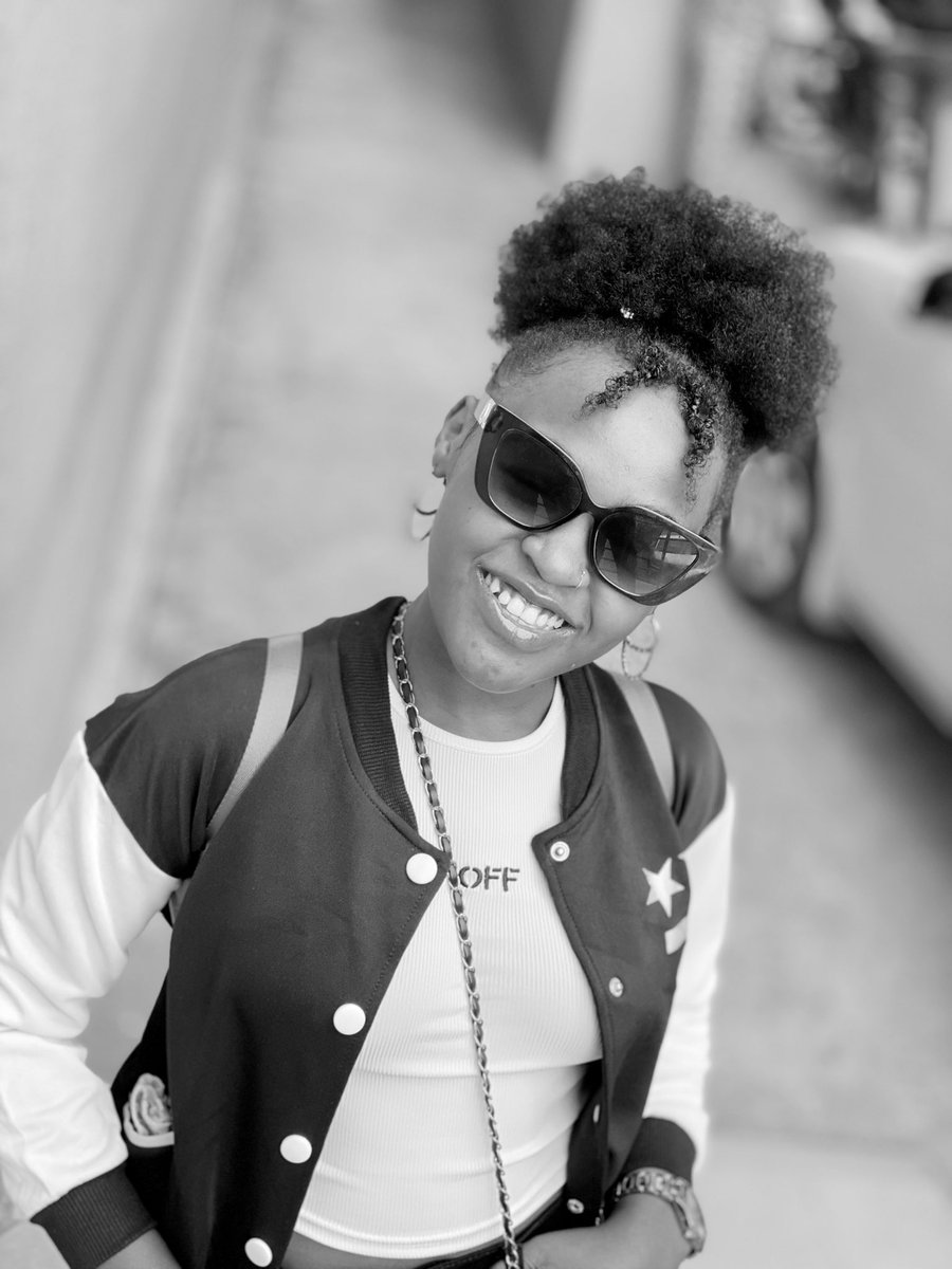 Shifframarvins1's tweet image. I don’t like my smile but these pics won my heart 😊❤️