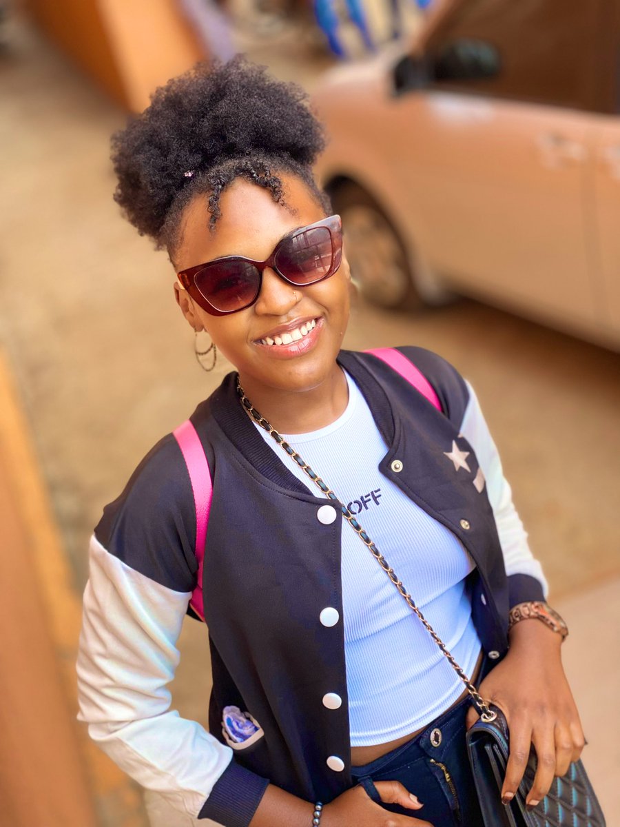 Shifframarvins1's tweet image. I don’t like my smile but these pics won my heart 😊❤️