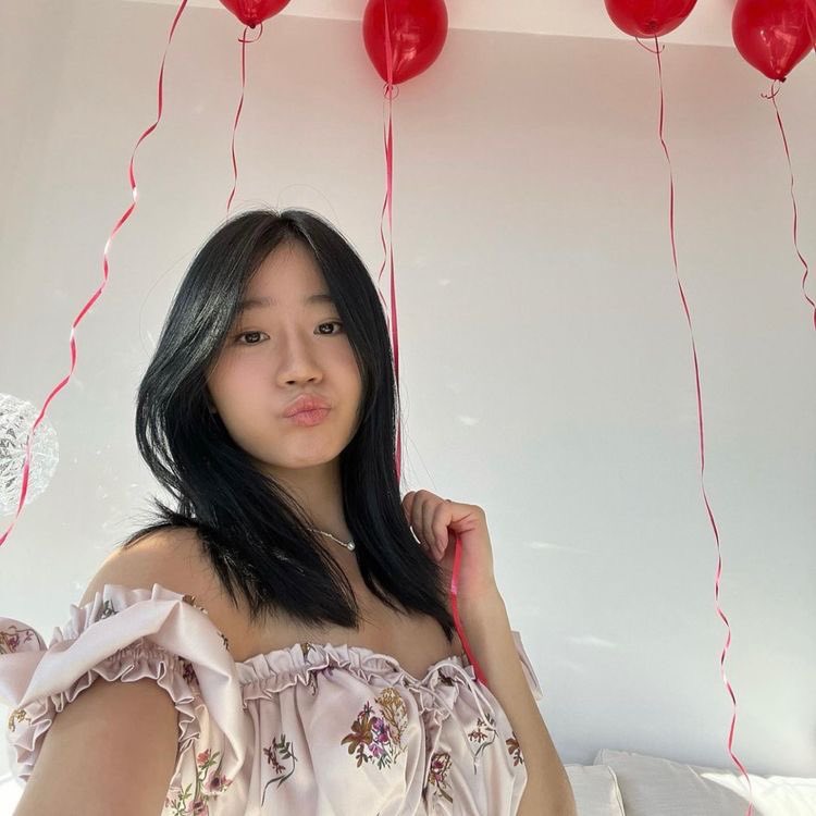 cancaelmaterial's tweet photo. hello, my lovelies ❕ happy first monthsary, thank you for always making me feel loved and open when i can’t do it to other people. i love you all so much, and let’s make more fond and cherishable memories tgt 🤭 (sit on my lap now) 

- 💋 https://t.co/so7mpUi5LI