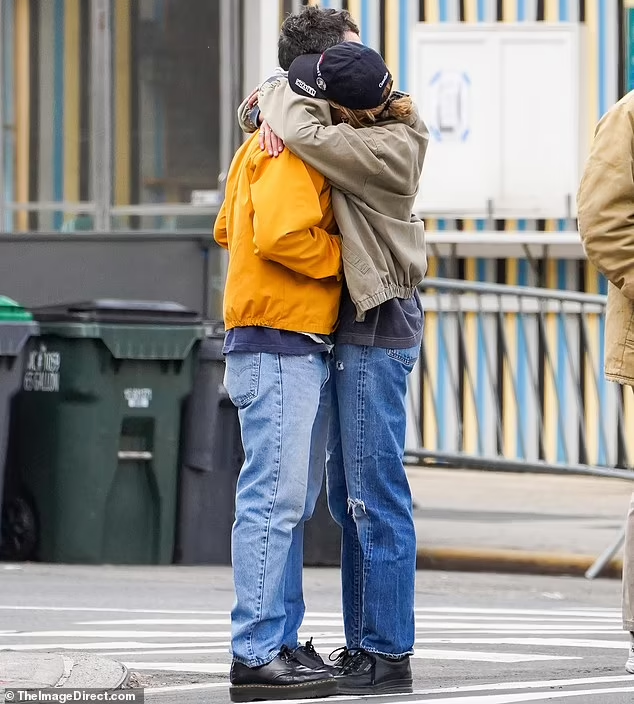 📸 Candids of Margaret and Jack in NYC (March 22nd).

via Daily Mail.