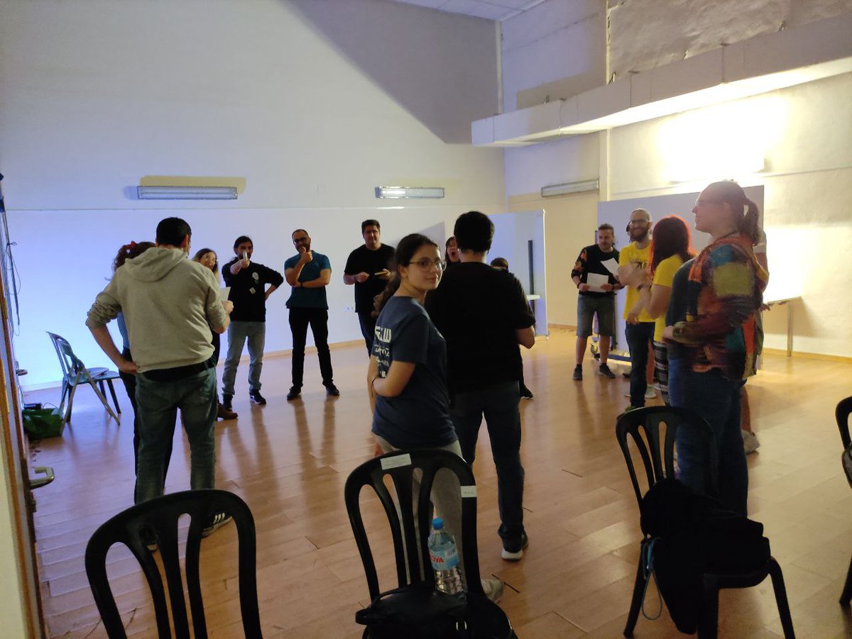 PARTIDA - Rol en vivo 
Nos hay Ludus Myrtea sin el tradicional vivo el sábado por la noche. Este año Caos Controlado nos ha traído "La encrucijada", supervivencia con amenaza zombie...
#Rol #RolEnVivo #Jornadas #LudusMyrtea