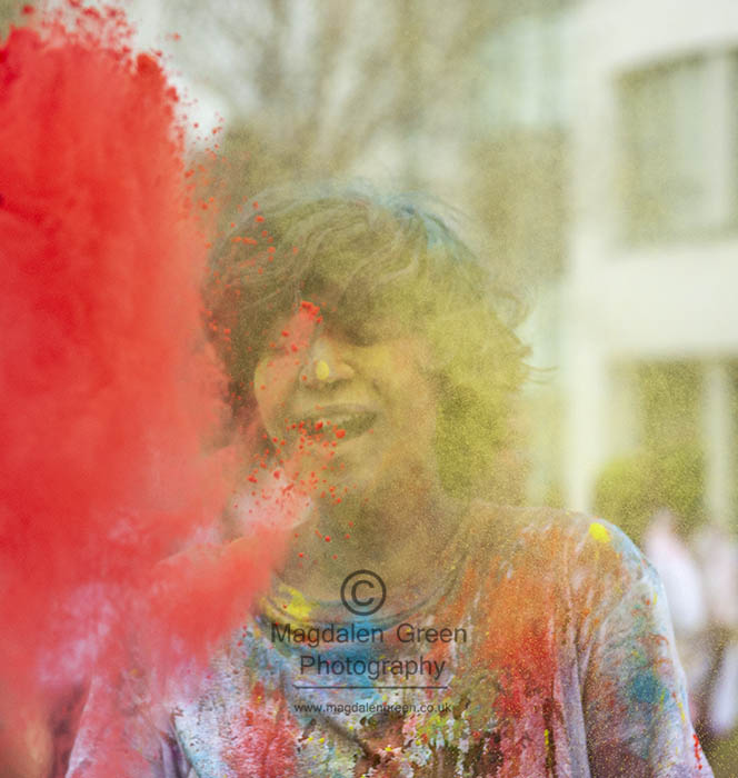 Some more of my images of #shinyhappypeople @dusadundee @dundeeuni #holifestival #campusgreen #dundee #Holi2023 #holi @dundeecity #dundeewestend #fundee