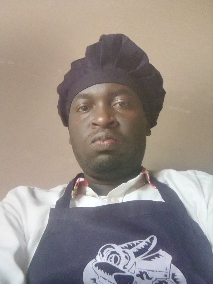 SaadMukooli's tweet photo. Bakery is now part of me. https://t.co/ZvqQ6bxGBd