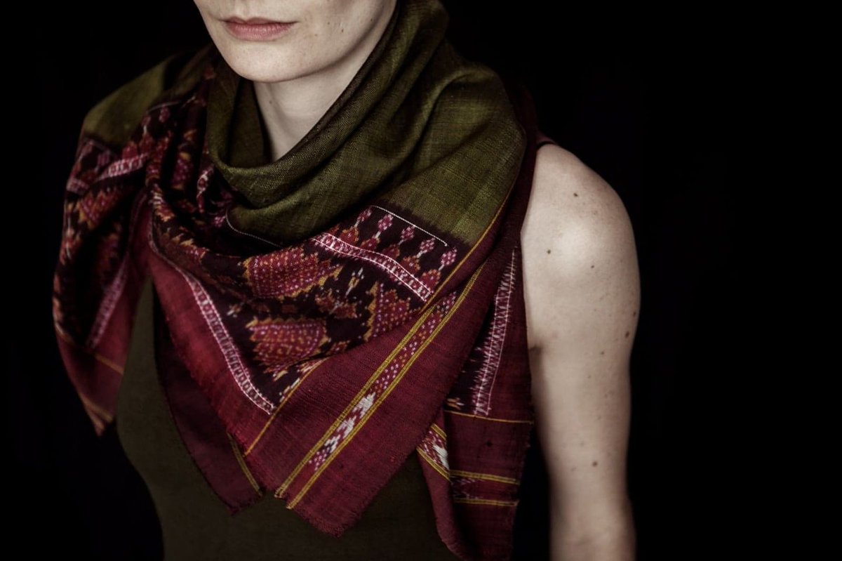 IKTT_official's tweet photo. Scarf with beautiful green color(Prohut).
Prohut(プロフ)の緑色が際立つスカーフ達。
#Cambodia #iktt #silk #ikat #asians #traditional #textiles #fabric #naturaldye #weaving #Artisans #green #Prohut
#カンボジア #絹絣 #自然染色 #染織 #伝統工芸 #スカーフ #みどり https://t.co/E0BDUu1hMU