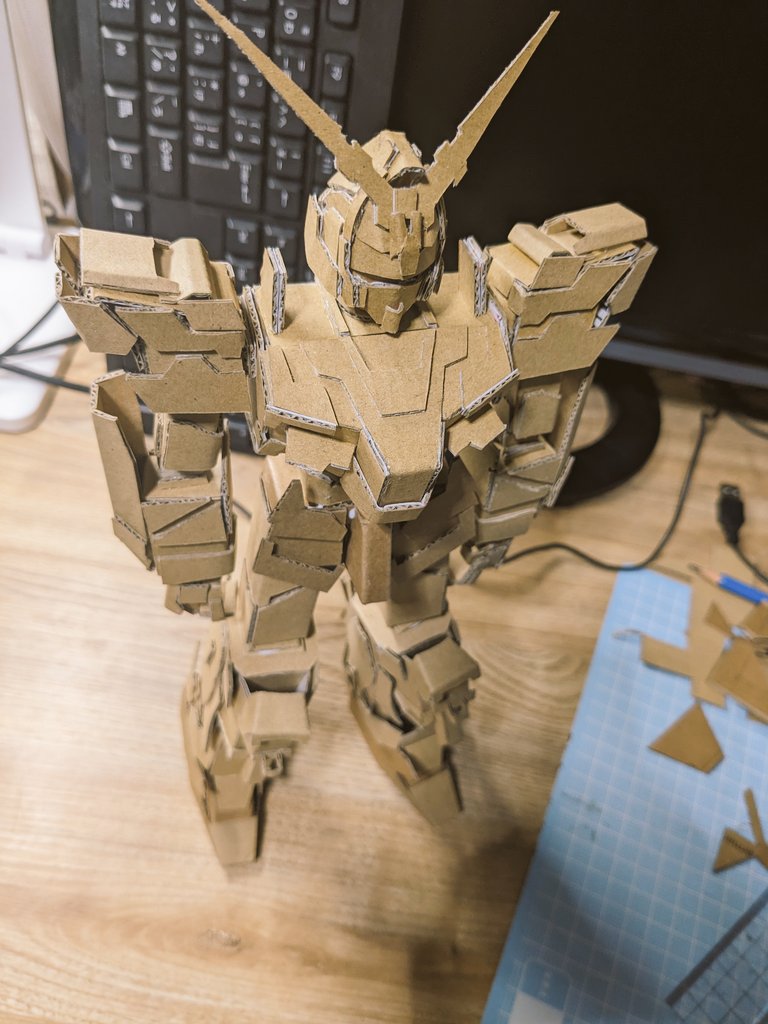 pupurucom's tweet image. かれこれ一週間、突然ガンプらをダンボールで作ればいいじゃんにお付き合い頂いた皆様ありがとうございました。呑みます！かぱーい！！