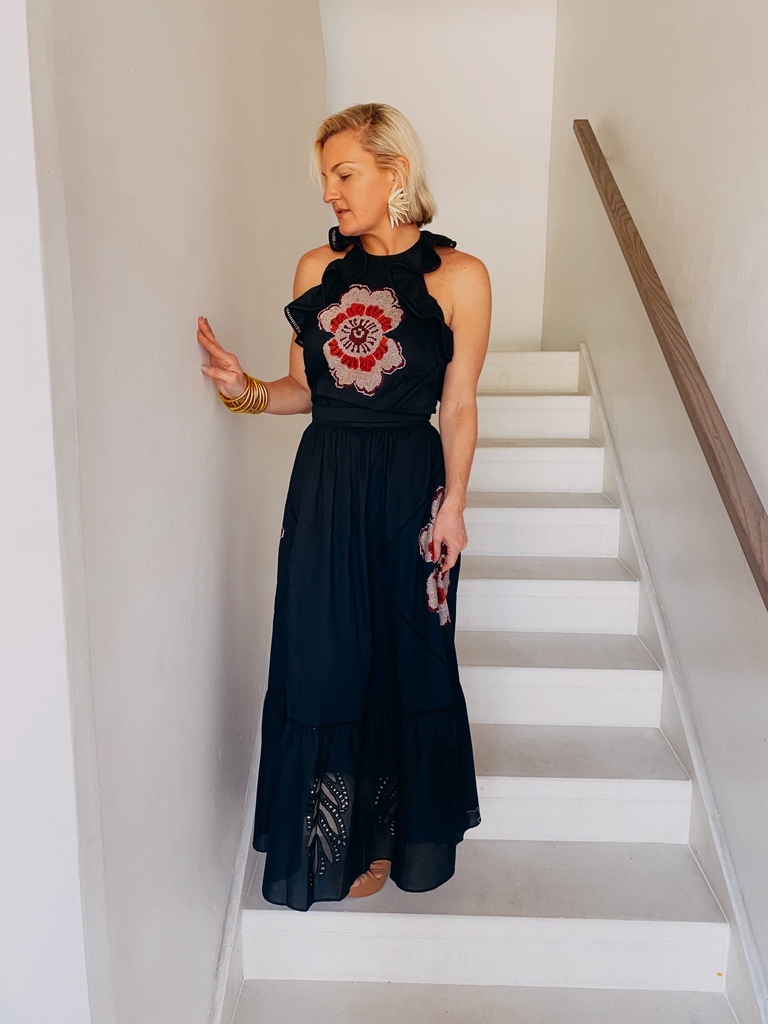 Take a peek at this two piece set, it may be our favorite yet! Spring style from @thegrovewp.com

#argentina #veroalfie #whatimwearingtoday #alwaysonvacation #underthepalms #localshopping #comeshopwithus #prettylittleinspo #allblackoutfitn#ootdideas #alwaysinstyle