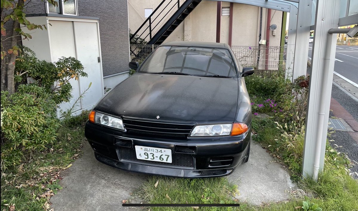 mamora04x's tweet photo. 1年半前に他界した夫の愛車が
昨晩盗まれました。

娘達が生まれる前から乗っていて
家族を運んでくれた大切な車です。
拡散、よろしくお願いします。

R32 スカイライン GT-R
群馬県前橋市

※色は黒で、現在ツヤはなくマットな状態になってます

#スカイライン #gtr #盗難車 
#拡散お願いします https://t.co/smxRiN6Kbp