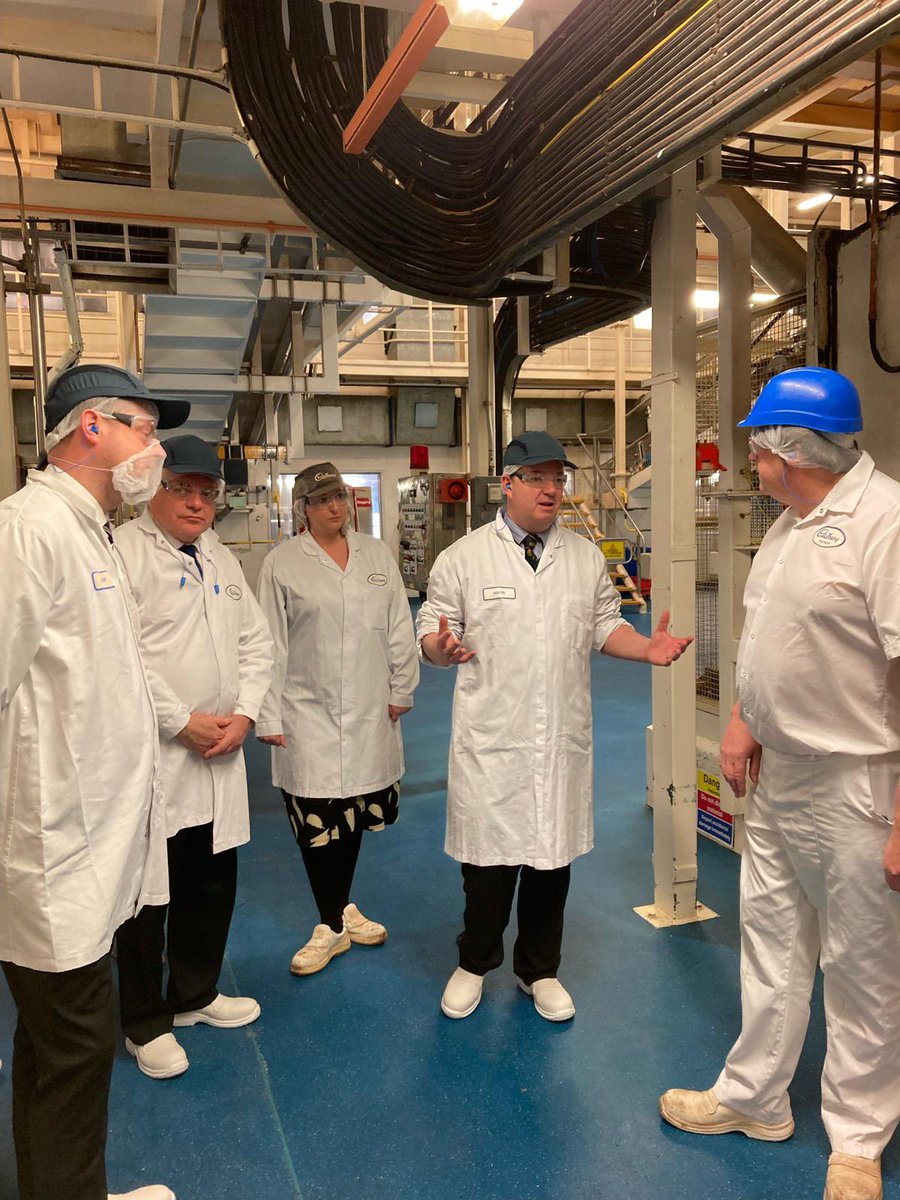 GuyOpperman's tweet photo. Great visit on Friday to the chocolate factory in #Chirk 🏴󠁧󠁢󠁷󠁬󠁳󠁿

This is the factory that creates so much #Cadbury with the chocolate 🍫 bean. 

My thanks to Phil and the rest of the team, local MP @baynes_simon, for the chance to talk to the team and offer our help going forward👍1/ https://t.co/iRIw7yLfzM