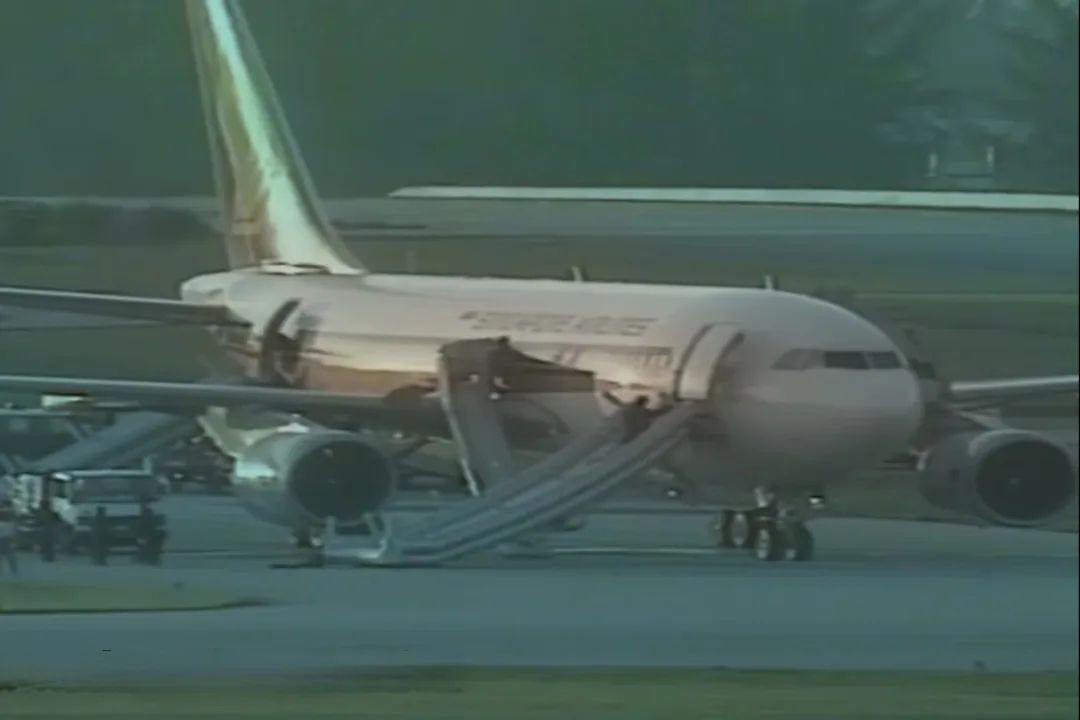 air-crash-daily-on-twitter-otd-in-1991-singapore-airlines-117