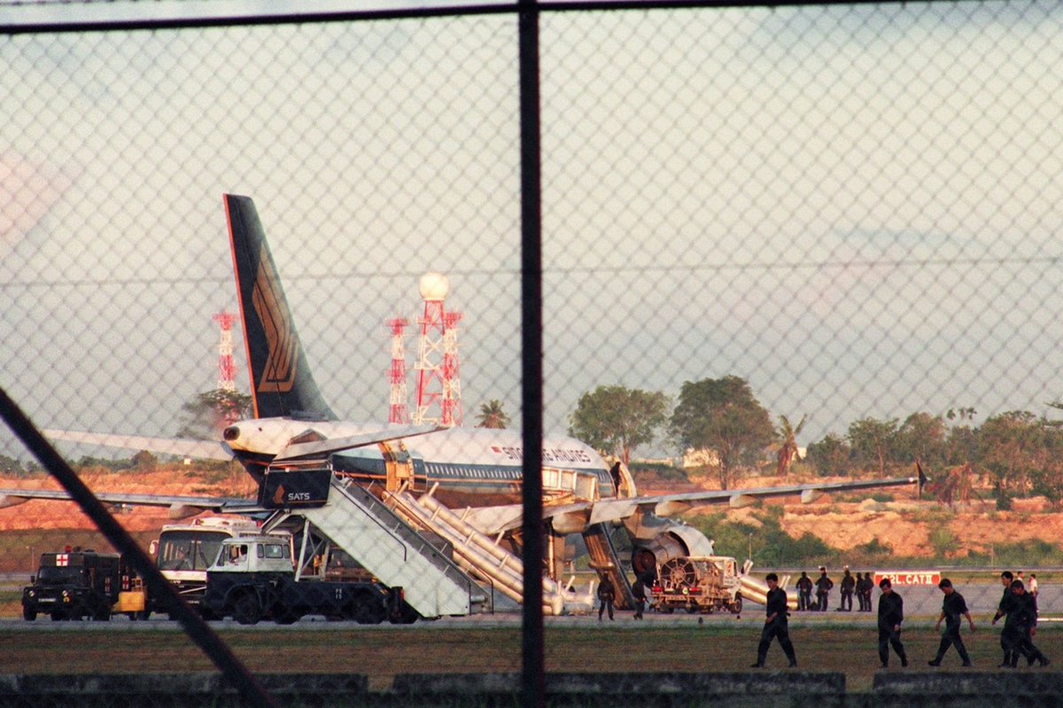 air-crash-daily-on-twitter-otd-in-1991-singapore-airlines-117