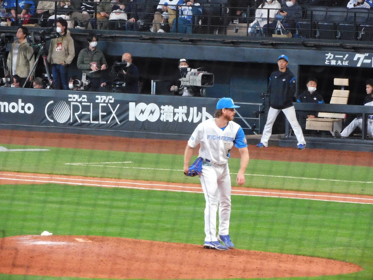 SUMINAFHERO61's tweet photo. #2023年03月25日
#LoveFighters
#コナー・メネズ
#sec135
#内野席3塁側1階席
#8列目 https://t.co/0gont3pGZ7