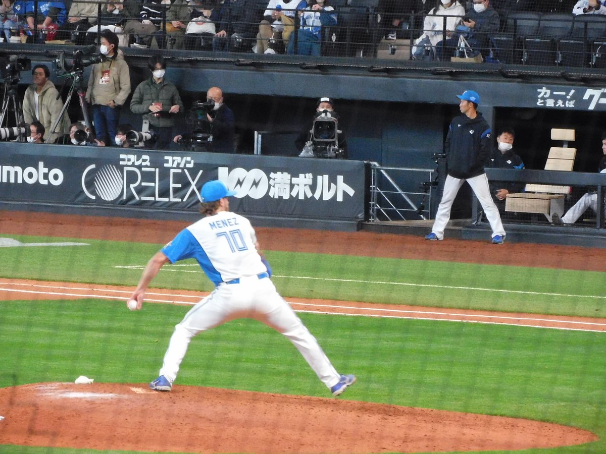 SUMINAFHERO61's tweet photo. #2023年03月25日
#LoveFighters
#コナー・メネズ
#sec135
#内野席3塁側1階席
#8列目 https://t.co/0gont3pGZ7