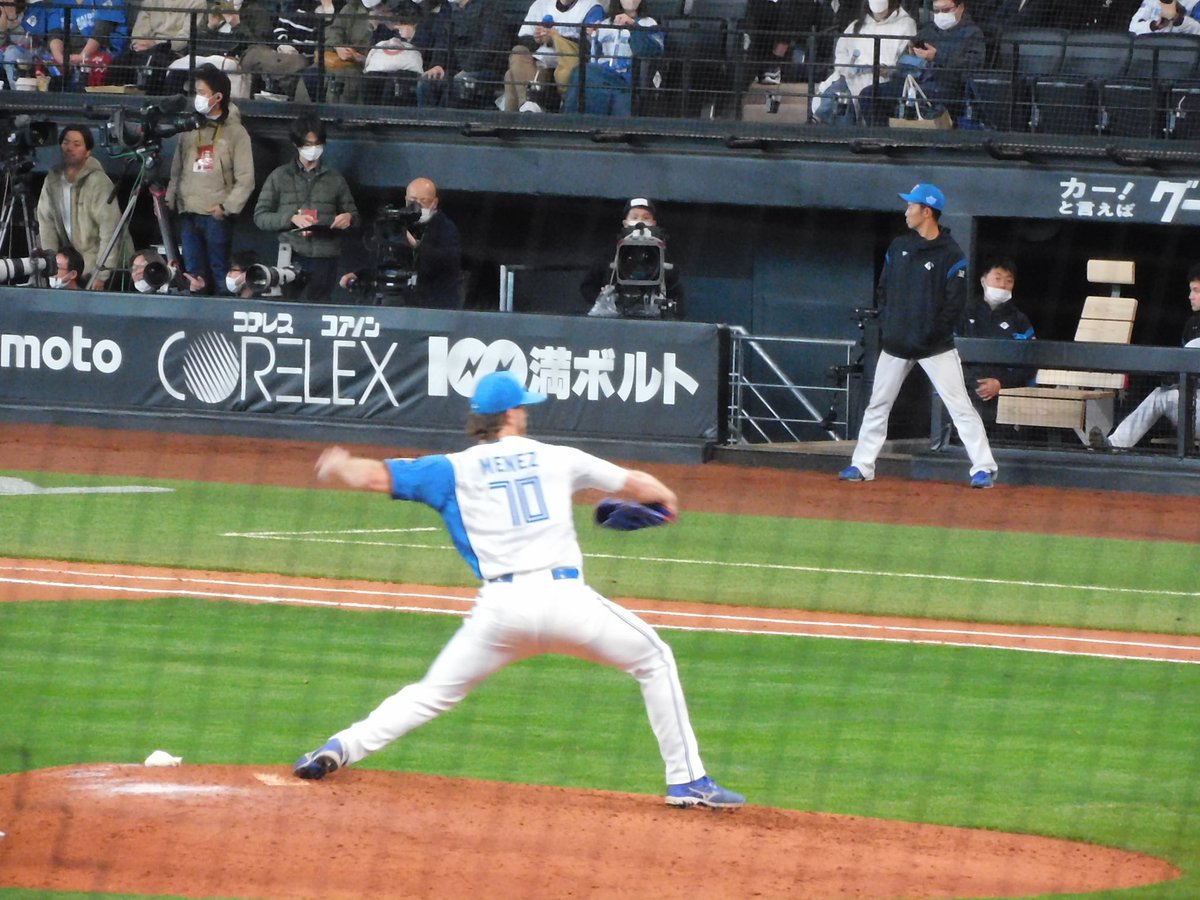 SUMINAFHERO61's tweet photo. #2023年03月25日
#LoveFighters
#コナー・メネズ
#sec135
#内野席3塁側1階席
#8列目 https://t.co/0gont3pGZ7