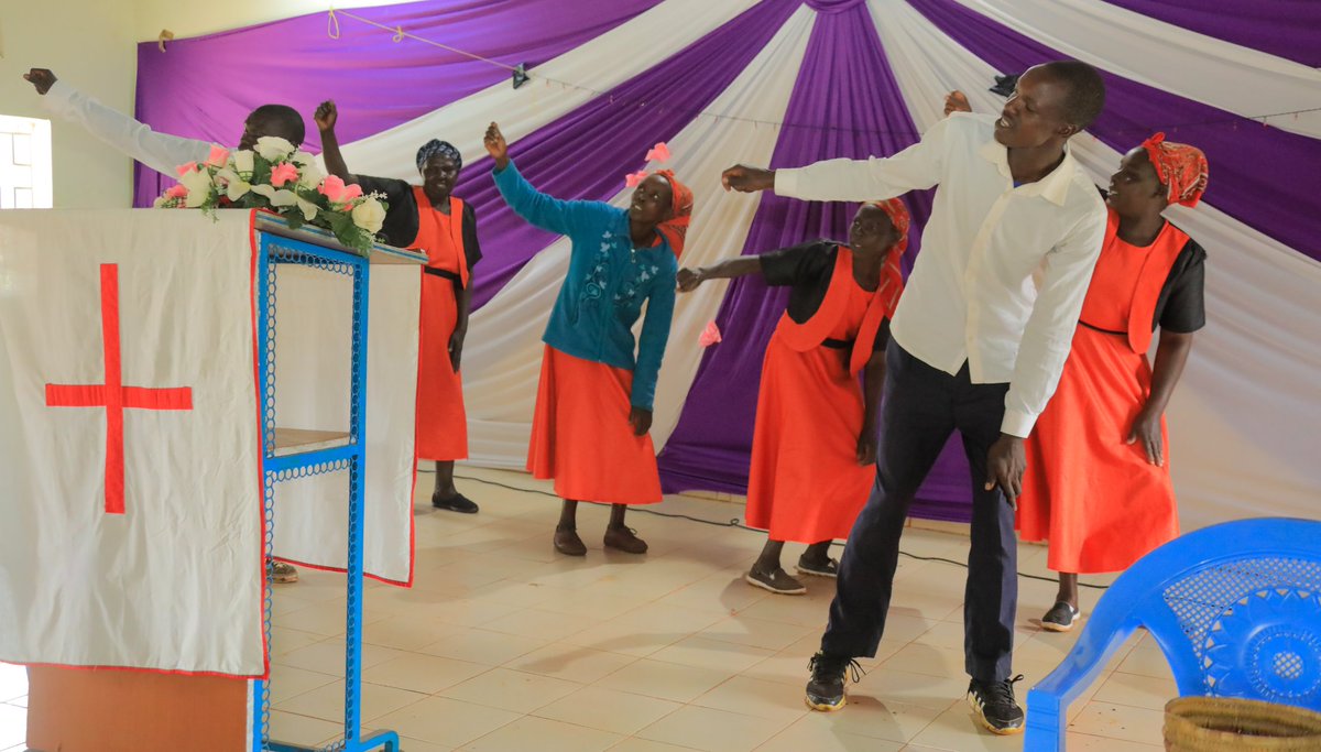 rotichwisley's tweet photo. I took the opportunity to encourage congregants to invest in cash crops that will fast transform the economy of the area.

Already, we have fertiliser both in Chepkorio and Kamwosor https://t.co/2Z2rxbmDgM should seize the opportunity of the ongoing rains to plant. https://t.co/Sun9v0jZbd