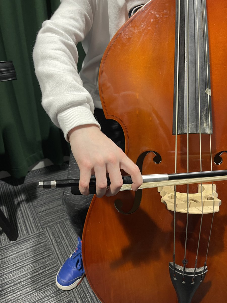 kursedtea's tweet photo. I appreciate this is very niche & only other bass teachers will likely be remotely interested, โฆ I am SO proud of this studentโs bow hold ๐ฅฐ #bassteaching #teachingbreakthrough https://t.co/wrKteTf0gh