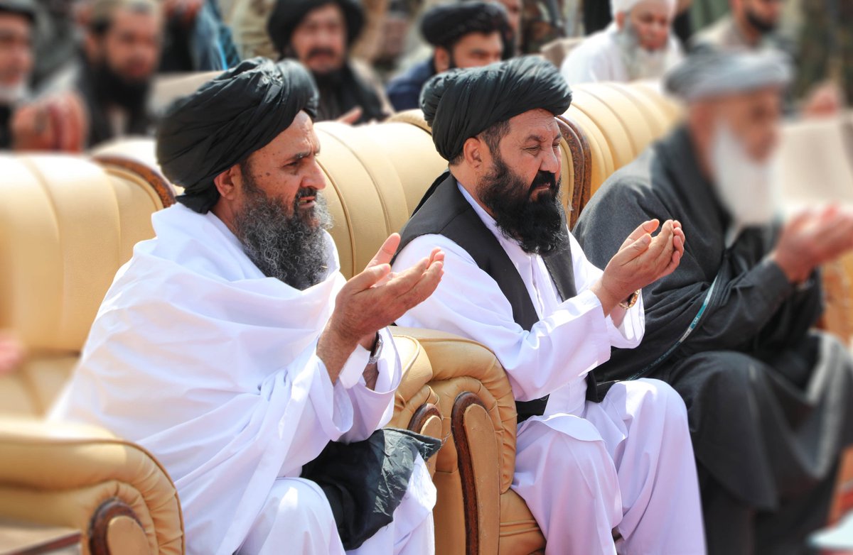 MrahmatN's tweet photo. د ریاست‌الوزراء اقتصادي مرستیال محترم ملا عبدالغني برادر اخوند په مشرۍ په کابل ښار کې د سوالګرو راټولولو کمېټې له لوري پر 2000 سوالګرو نغدي او د خوراکي توکو مرستې ووېشل سوې.
@MrahmatNa https://t.co/I9adFjFNei