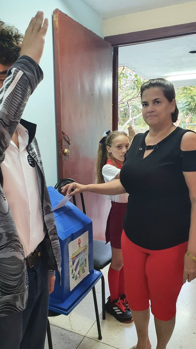 Ejerciendo el derecho al Voto, lo hice Por Todos, mi voto por la Patria, MiVoto por la Unidad.#MejorEsPosible <a href="/MTSS_CUBA/">MTSS CUBA</a> <a href="/PartidoPCC/">Partido Comunista de Cuba</a> @MartaEFeito