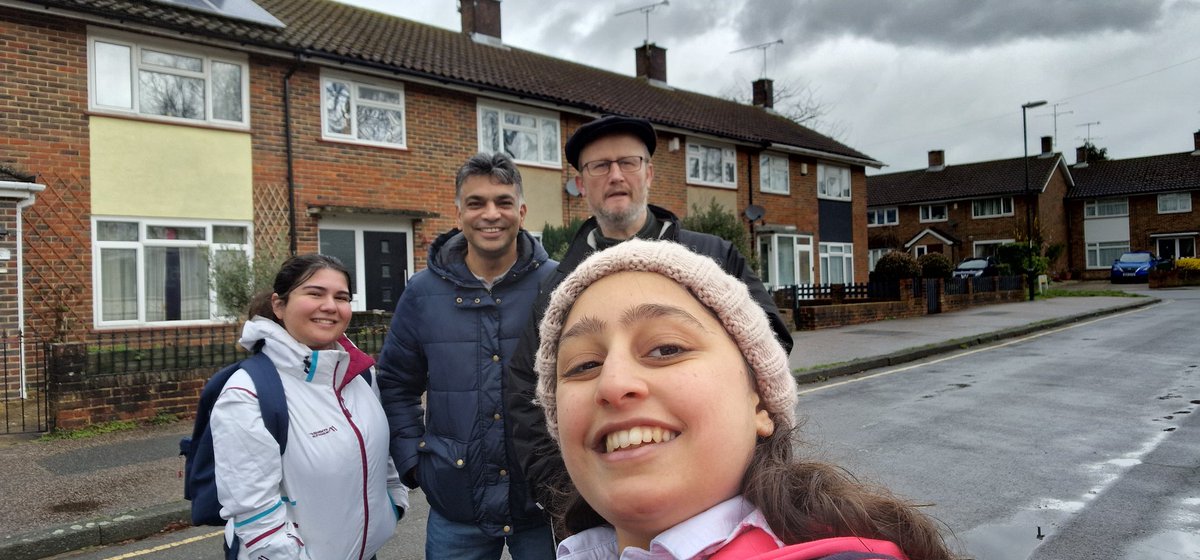 Two sessions on a Sunday for @CrawleyLabour With our Furnace Green candidate, @dipeshpatel01 Our Three Bridges candidate @EsraSpeaks And our new PPC @CllrPetesTweets Local elections are on the 4th May, please remember to #voteLabour #labourdoorstep