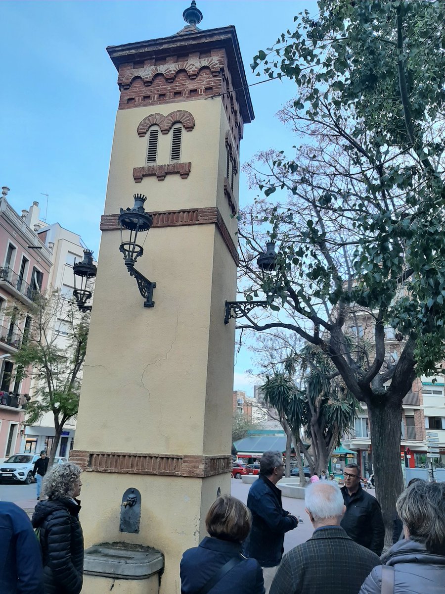 MarRosemberg's tweet photo. Descubriendo el Canal de Infanta, o lo que queda de él en estado lamentable. Desde Cornellà, pasando por Can Boixeres y los huertos sociales, la plaza del Repartidor, safareigs y algunas fuentes.
#DiaMundialDelAgua https://t.co/eCgSC6s8Xf
