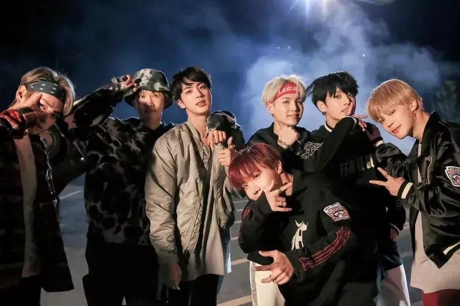 BTSenARG's tweet photo. INFO 📰
¡Mic Drop ha superado 200 millones de transmisiones en Spotify, siendo su canción n°56 en lograrlo!
#BTS #BTSARMY #MICDrop200M @BTS_twt
Cr. charts_k
S. https://t.co/Z4UBFqmSfc