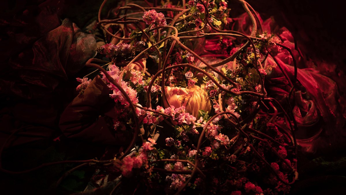 MrRabbitStudio's tweet photo. #一日壞手
Rem：「VASH...對不起 ...讓你一個人孤零零的..... 」
----
#VASH  | 曮  @en_yen

Staff | 樂天 @lattekefir 小隻 @miniing811231 湛湛
Studio | Mr.Rabbit PhotoLab 

#Trigun #Trigun12
#TRIGUNSTAMPEDE
#トライガン
#自己的PLANT自己種 https://t.co/gsnqf5gpAp