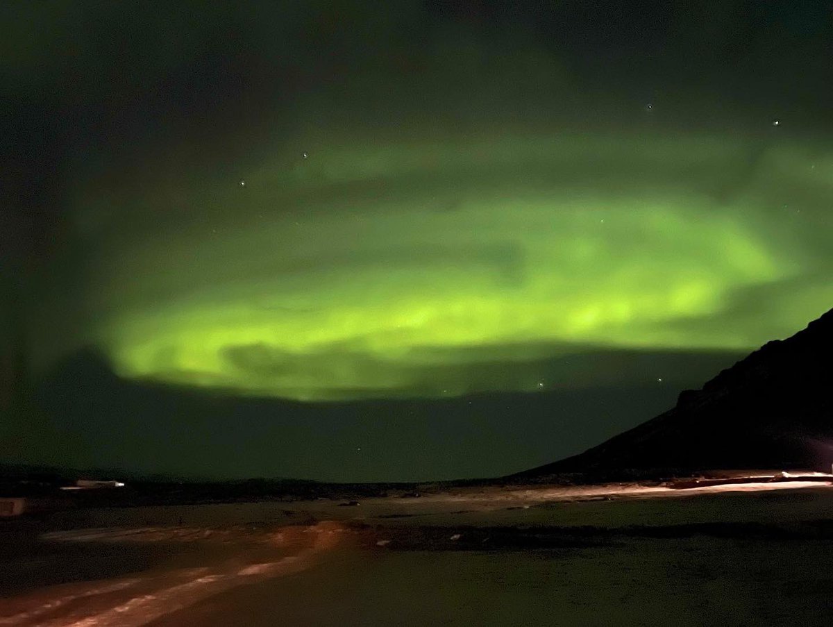 Me15Pratham's tweet photo. Let there be light!
#northernlights #aurora https://t.co/NOh71laeZs
