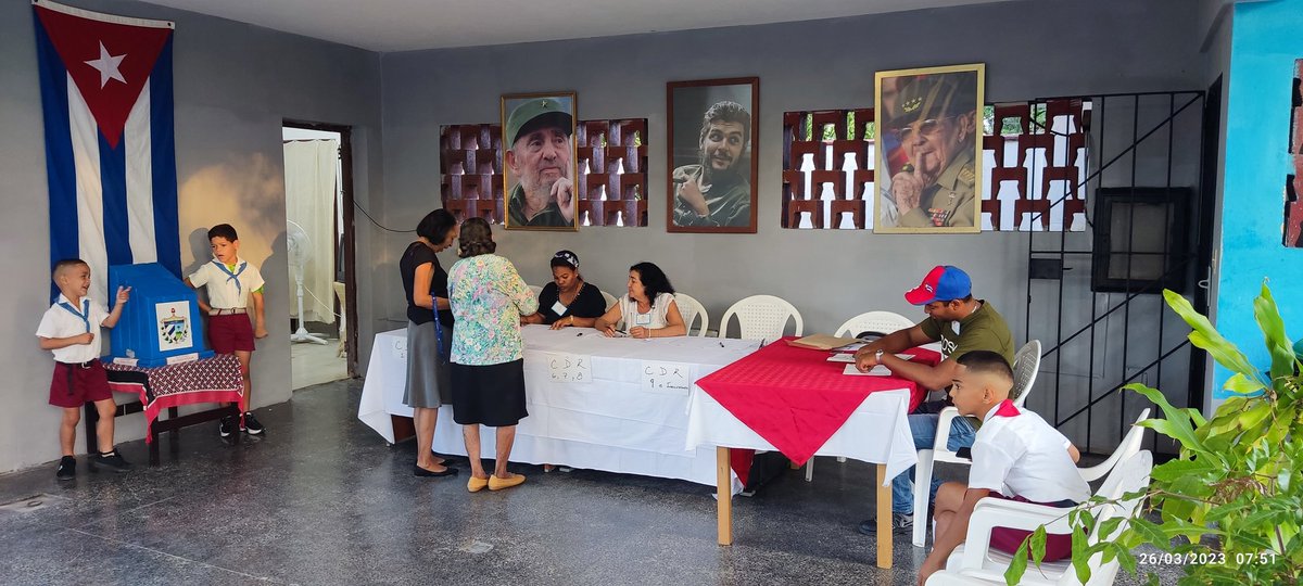 AlexaGuevCuba's tweet photo. @GHNordelo5 En el barrio de Sinoney, tus vecinos ejerciendo el voto https://t.co/kBtCrYkNm1