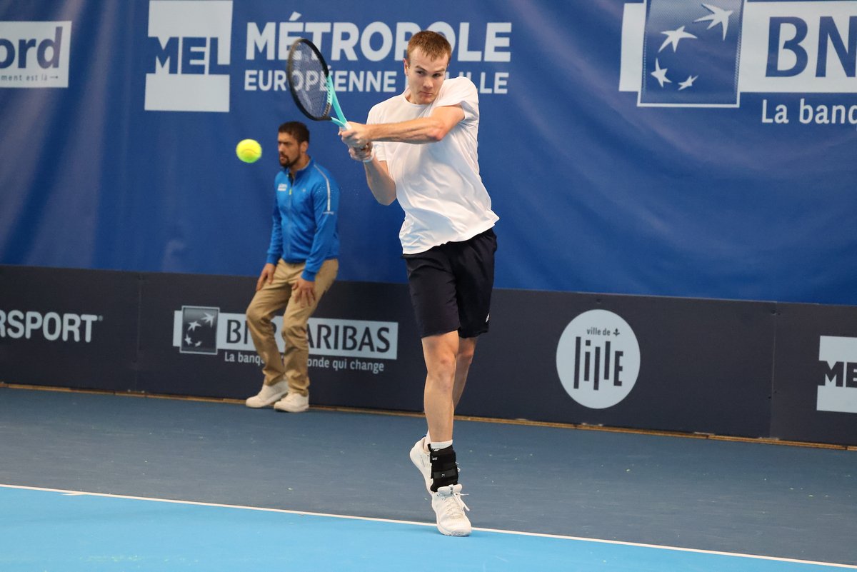 PlayinLille's tweet photo. Nette défaite du français @_bourguinho, sorti dès le 1er tour des qualifications par l’ukrainien Vitaliy #Sachko. Next : l’israélien Daniel Cukierman, qui s’est défait de l’indien Arjun Kadhe. https://t.co/tWuyXv1o34