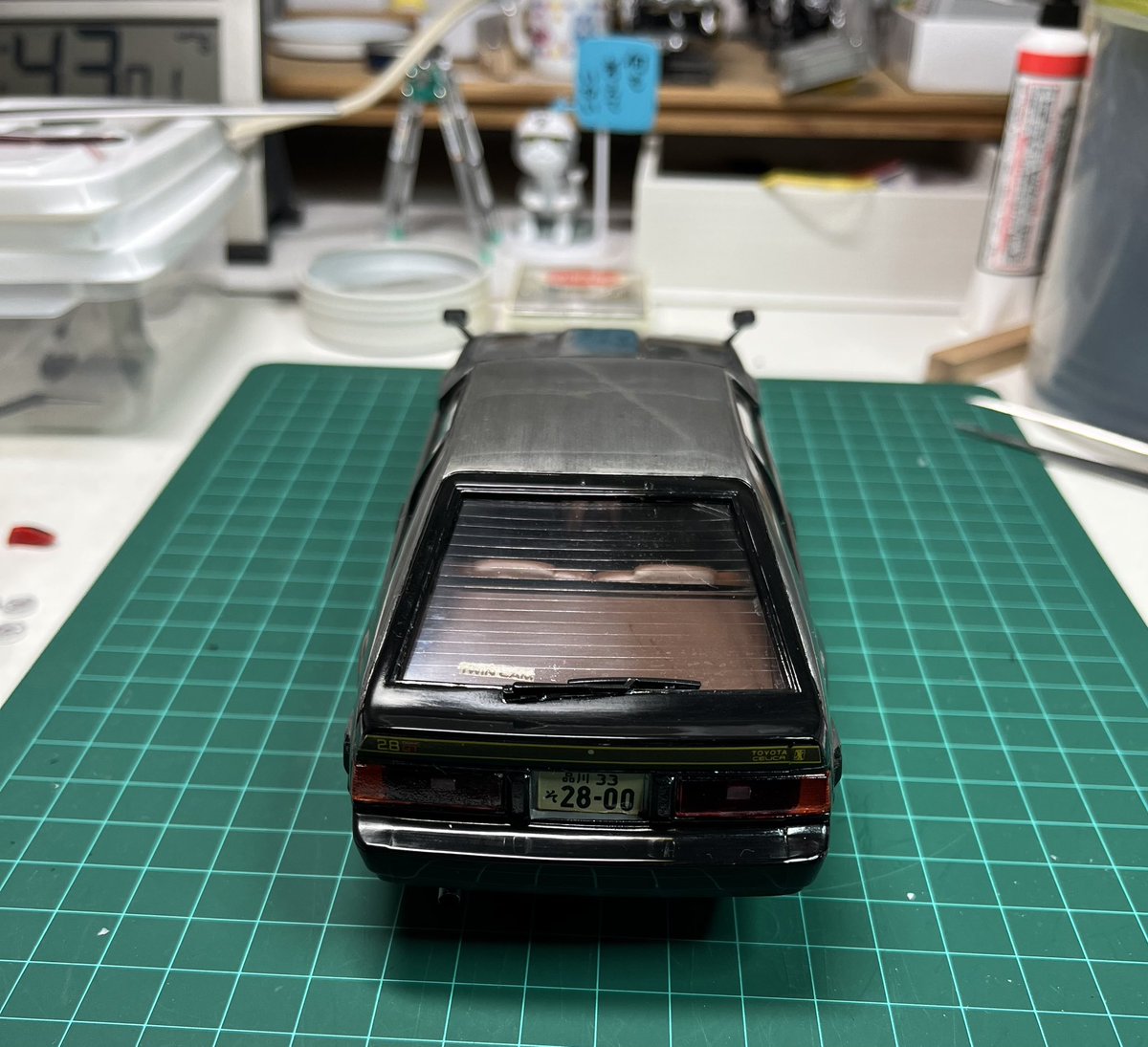 KazuxH's tweet photo. #タミヤ 
#セリカXX

約40年前（当時中学生）に製作
トーゼン筆塗りでムラだらけ😅
でも作るのが楽しかったな
少々手直ししてクリヤー吹いてみたけどムラはそのままや🥹

当時のタミヤはミニバイクのおまけが良かったのにな🤔
ミニバイクだけ500円ぐらいで再販してほしいわ https://t.co/m8KPifHX8I