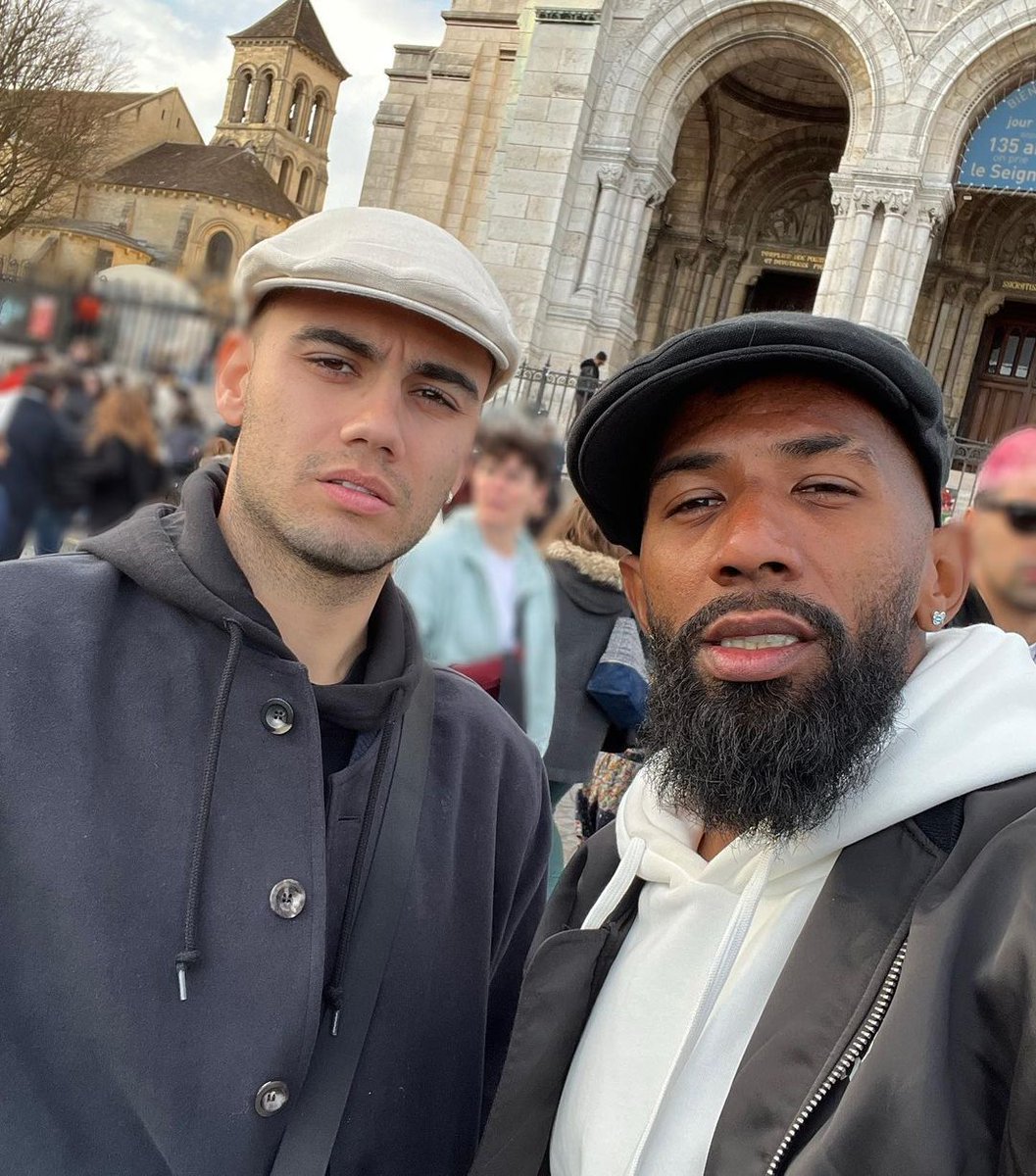 ColunadoFla's tweet photo. SIMPLESMENTE Rodinei e Andreas em Paris 🇫🇷 #colunadofla https://t.co/fqYLEYqgzc